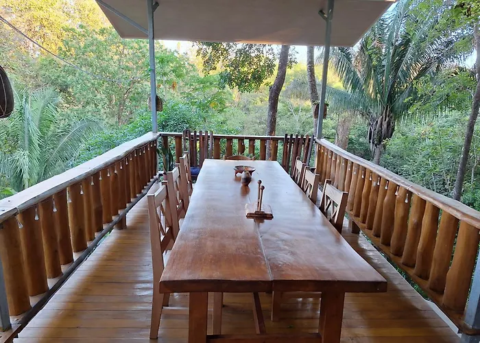 Eco-turismo Guayacanes * Sámara